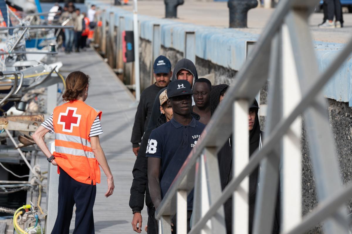 Llegada de migrantes al puerto de Gran Tarajal.