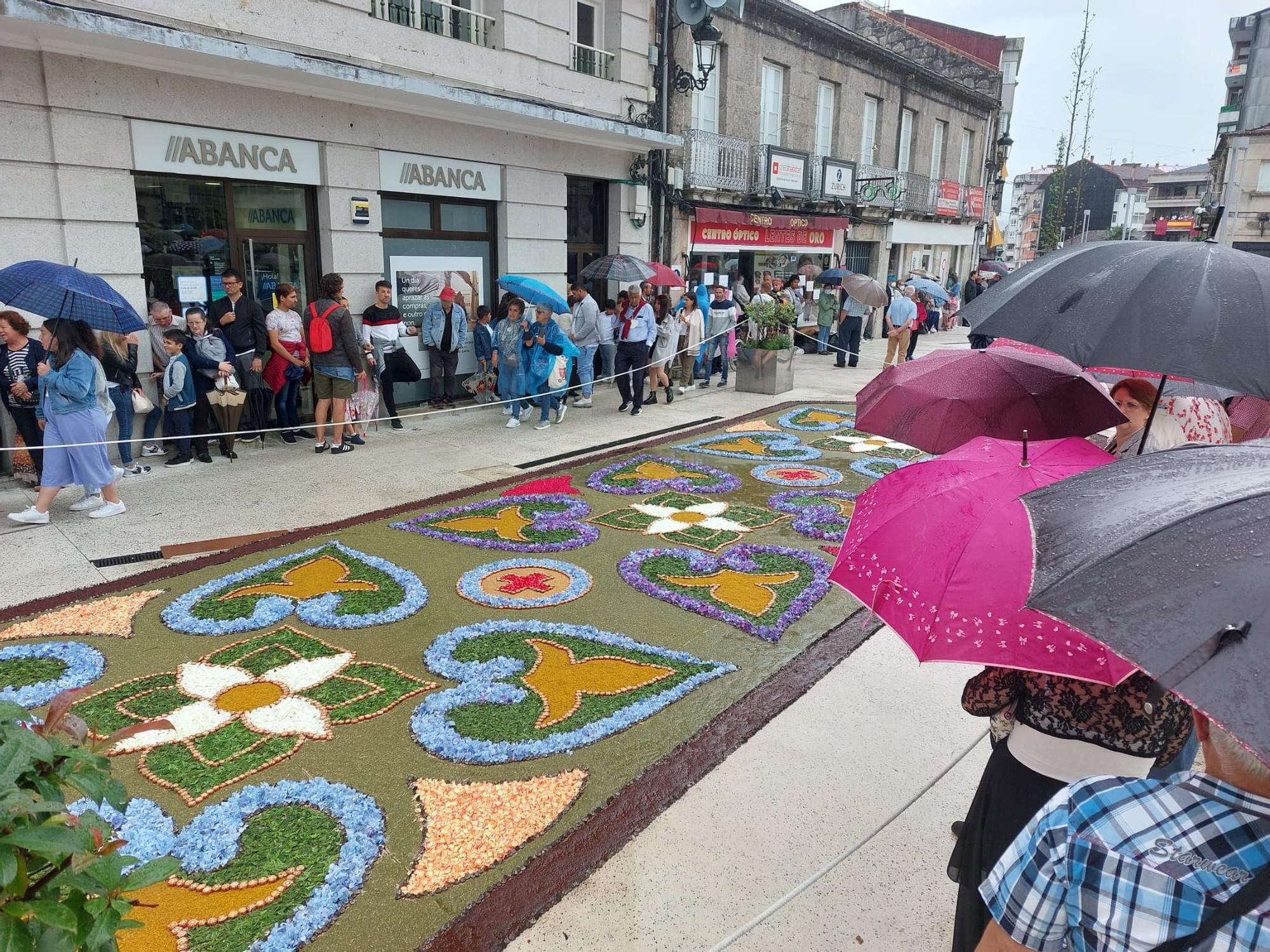 Ponteareas presume de espectaculares alfombras - Faro de Vigo