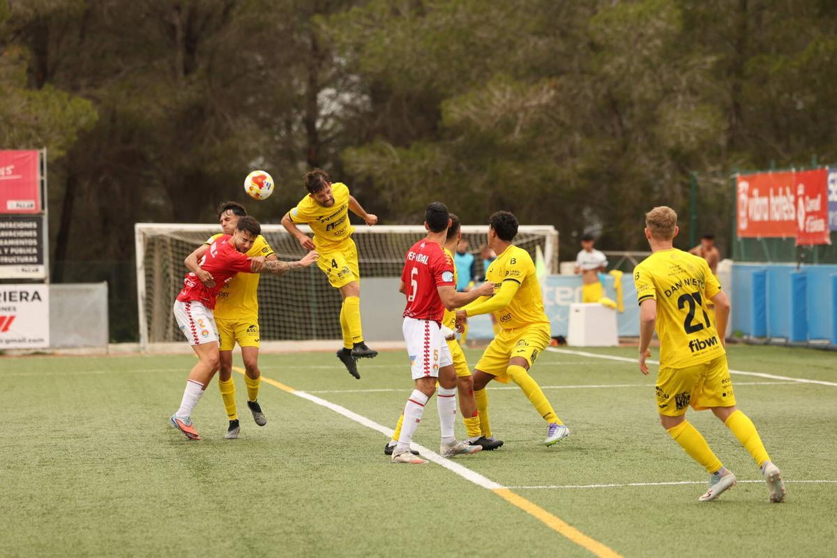 El descenso a Tercera RFEF de la SD Ibiza en imágenes