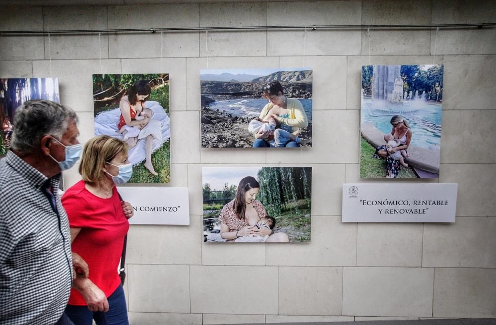 Inauguración de una exposición de lactancia en el HUC.