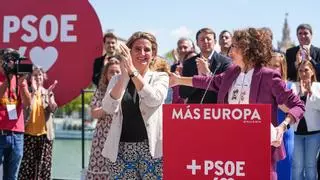 El triunfo en Cataluña insufla energía al PSOE para “parar a la ultraderecha y a los que levantan el brazo en Roma y Milán”