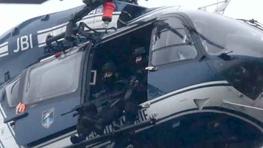 Fuerzas especiales francesas intentan contactar con los sospechosos para &quot;un desenlace pacífico&quot;