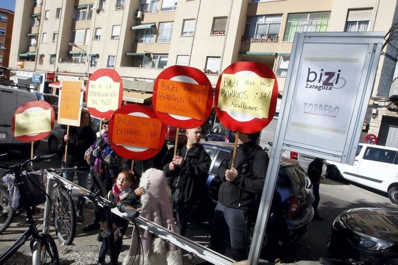 Marcha ciclista en protesta por la paralización del servicio Bizi