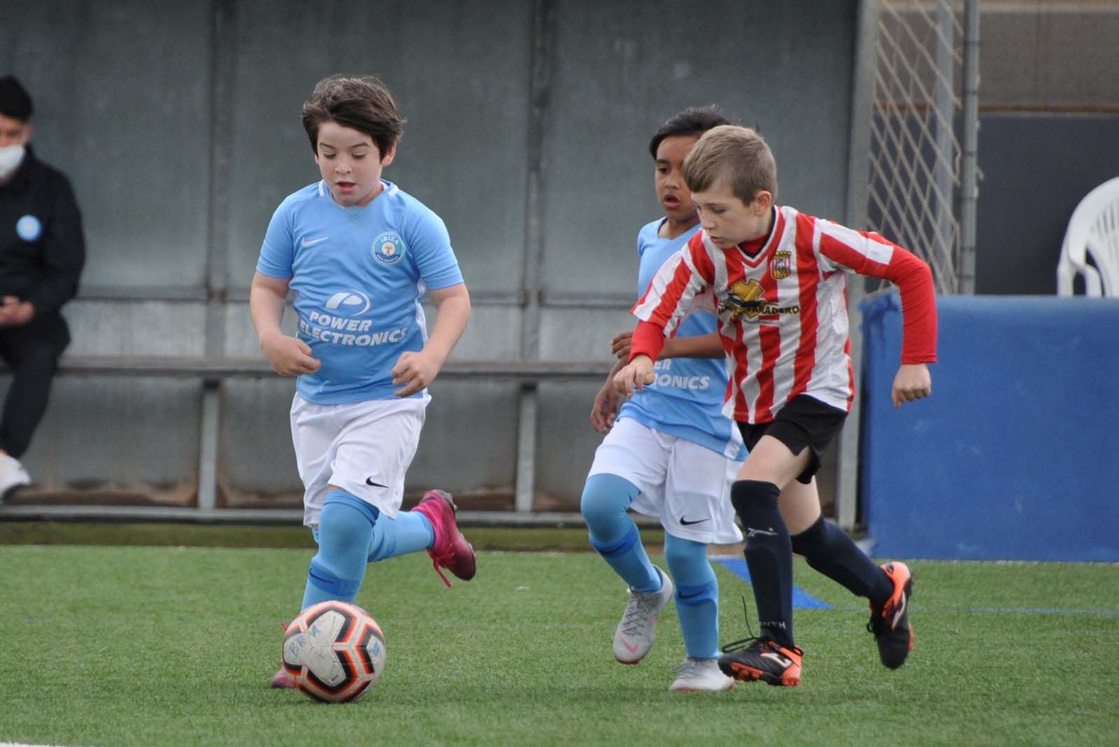 El fútbol base vuelve a sonreír