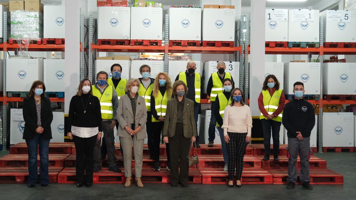 La Reina Sofía reconoce la labor del Banco de Alimentos de Badajoz y de sus voluntarios