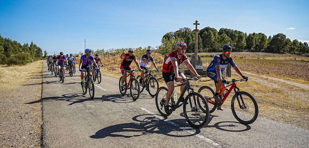 Vimioso y Trabazos, unidos por el Iberlobo | FIRMA DE FOTO