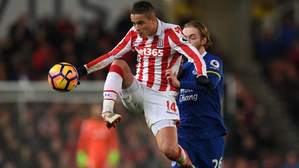 Afellay seguirá hasta 2019 en el Stoke City