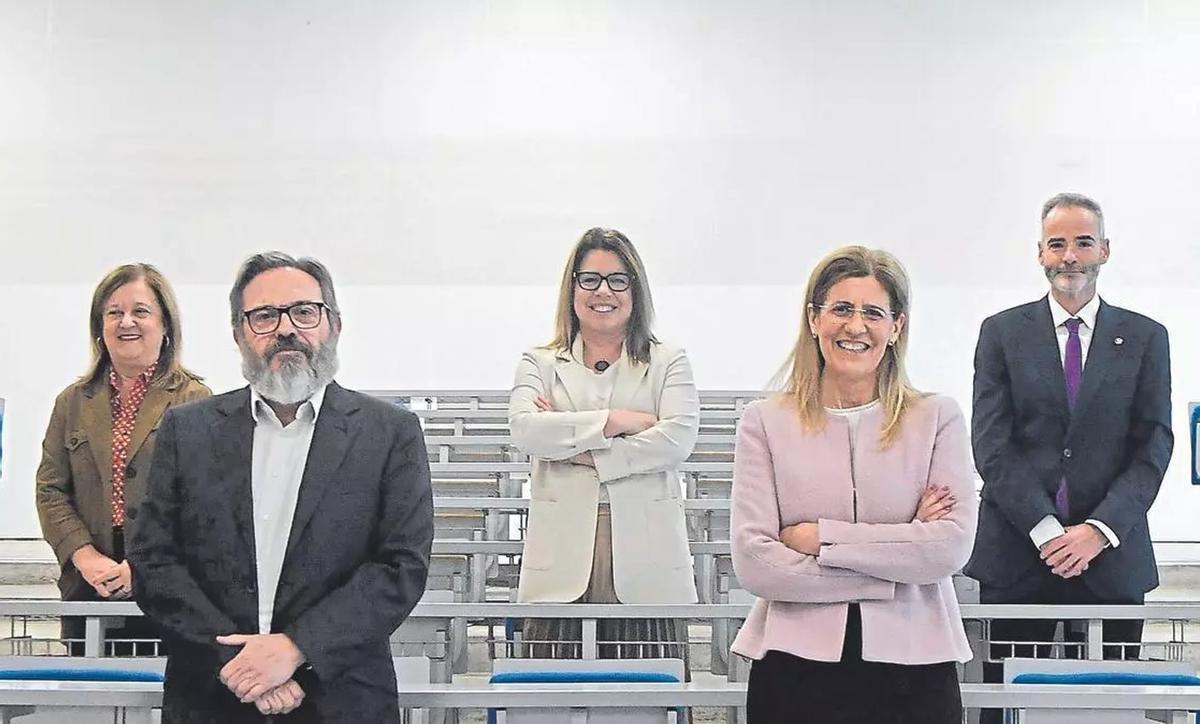 Alfonsa García (i), Guillermo Díaz, Alicia Rubio, Senena Corbalán y Samuel Baixauli aspiran al Rectorado.