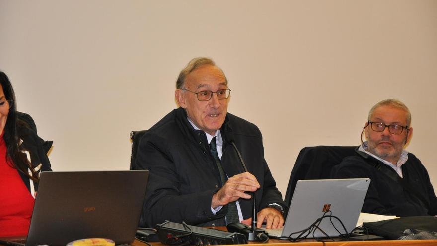 La UVigo seguirá trabajando en la petición de su facultad de Medicina aunque apruebe la descentralización