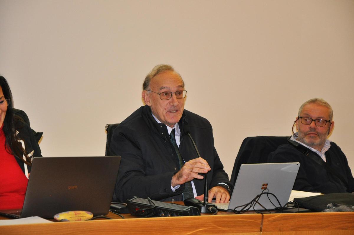 El rector de la UVigo en el claustro de hoy.