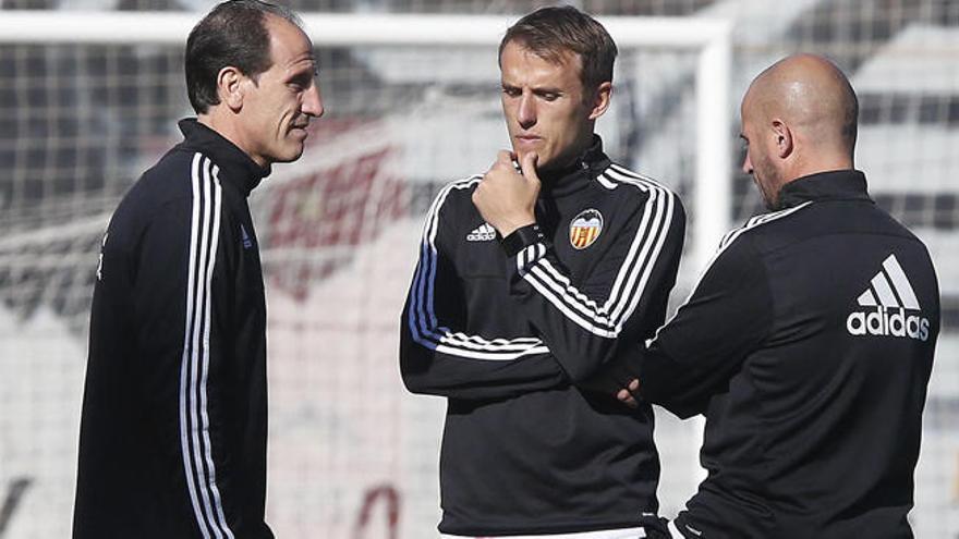 Voro y Neville toman el mando del Valencia CF
