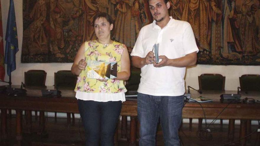 Sara Pérez y Tomás del Bien presentan el programa de actividades del Verano Cultural.