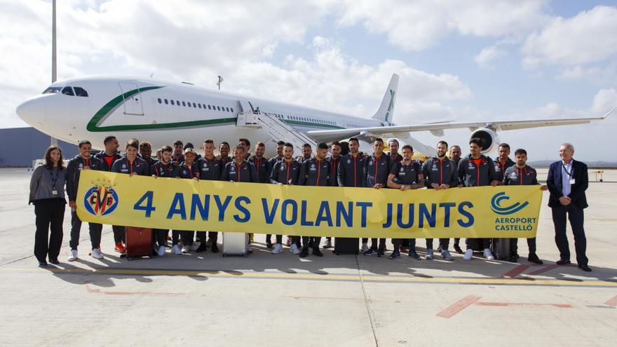 El aeropuerto y el Villarreal CF conmemoran el cuarto aniversario de los vuelos