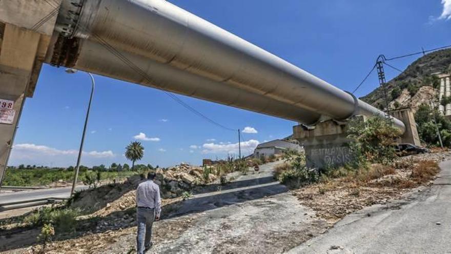 Conducciones del trasvase Tajo-Segura a su paso por Orihuela.