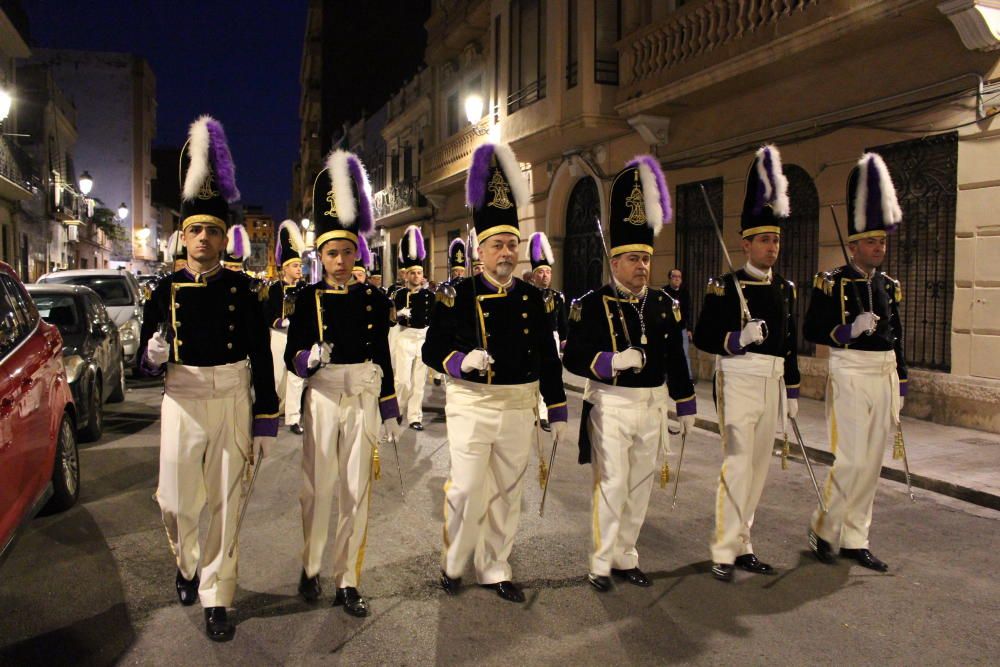 Procesión de la Hermandad de Jesús con la Cruz y Cristo Resucitado.