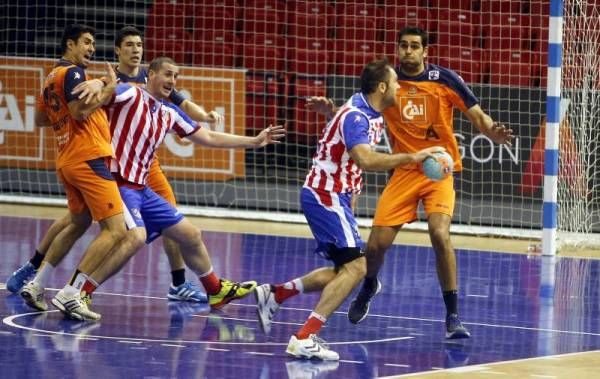 Fotogalería del encuentro del BM Aragón ante el Atlético