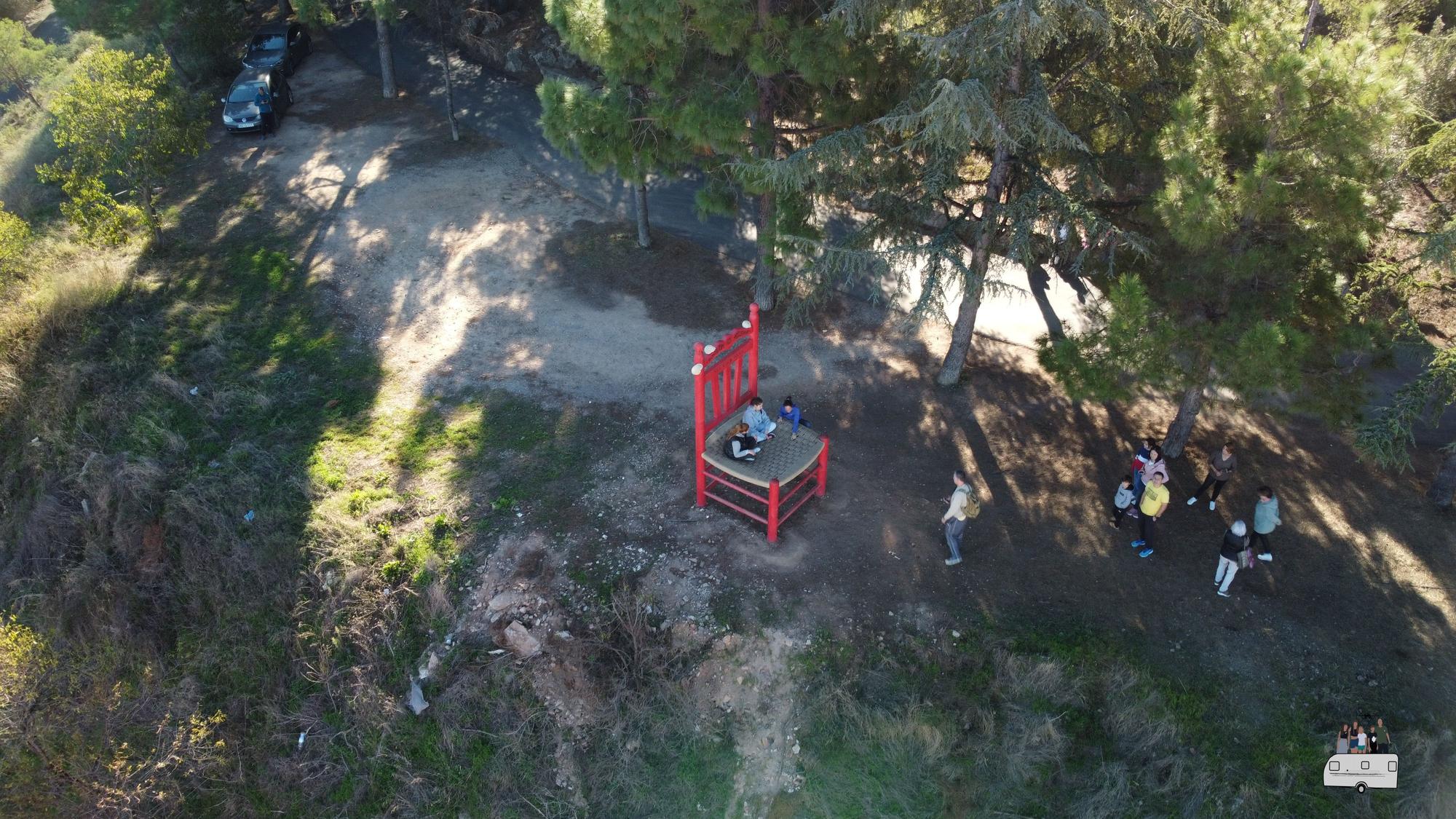 Galería de fotos: Así se ve la ruta de las siete sillas gigantes de Castellón desde el aire