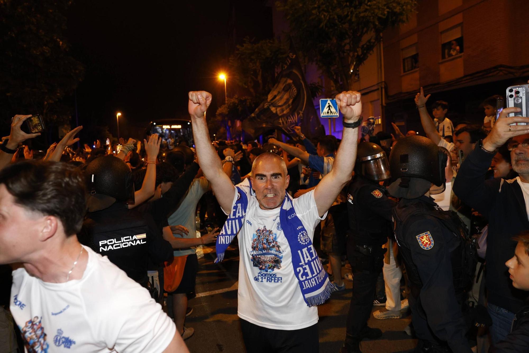EN IMÁGENES: Locura en las calles de Avilés por el ascenso