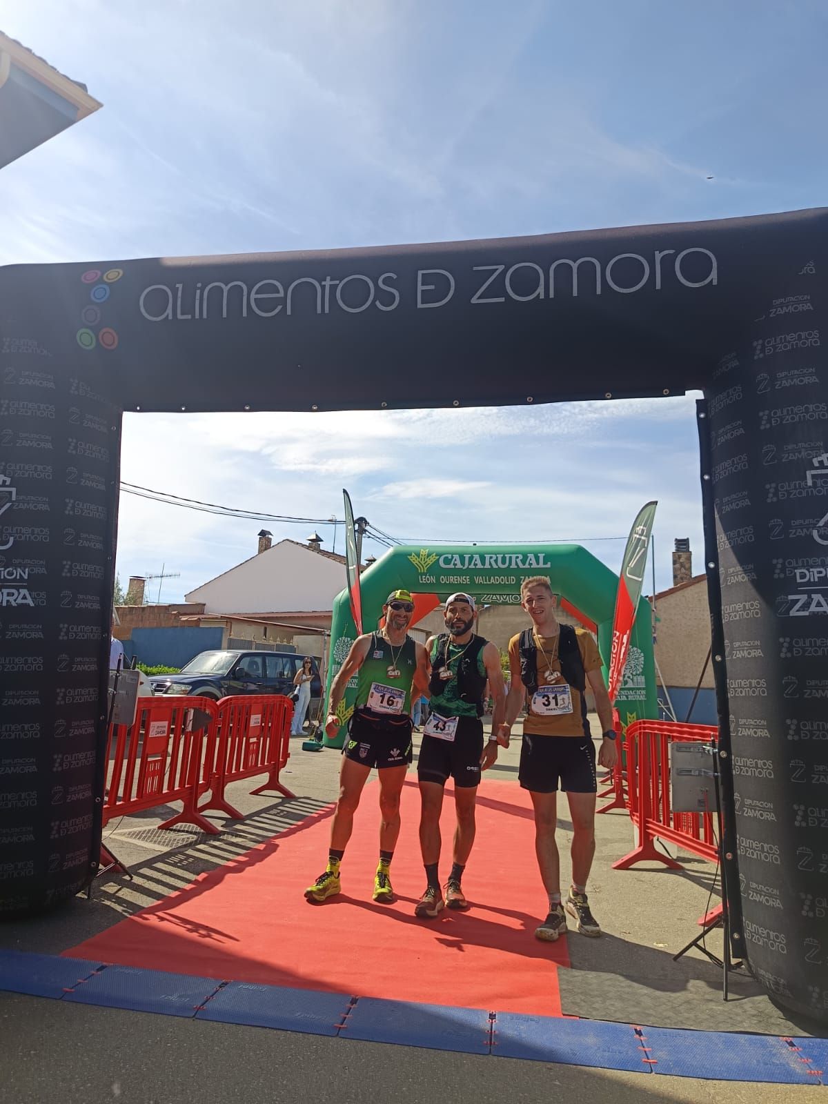 Trail Las Cavernas en Pueblica de Valverde