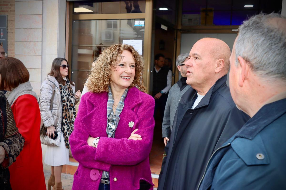 La alcaldesa Amparo Folgado, con el director de Levante-EMV, Joan Carles Martí.