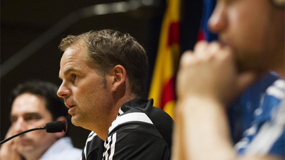 Frank de Boer, durante la rueda de prensa en el Camp Nou