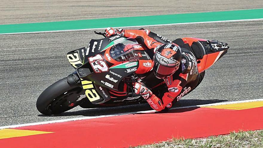 Maverick Viñales fa el primer pas amb l’Aprilia