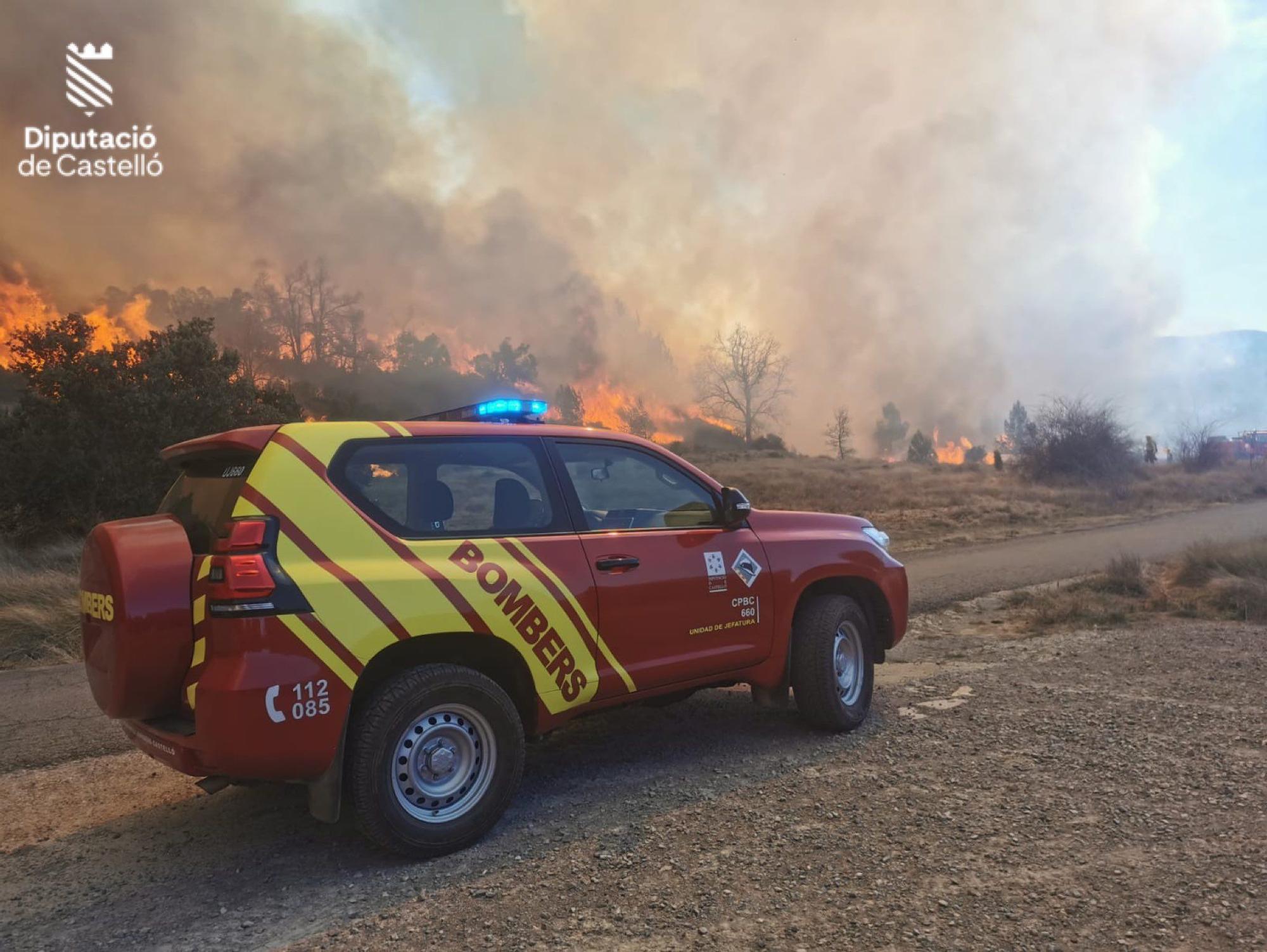 Las imágenes del incendio forestal en Villanueva de Viver