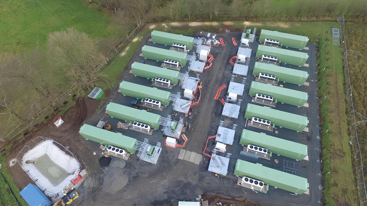 Planta de bateries construïda per Abo Energy a Kells (Irlanda del Nord), d’una dimensió similar a la que vol fer a Vilademuls