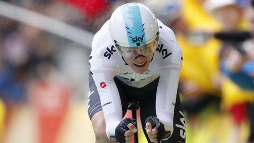 ¿Usa el equipo de Chris Froome un maillot ilegal?