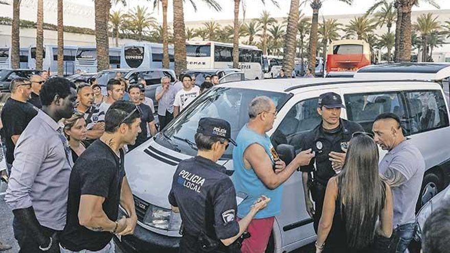 Imagen de la protesta de los taxistas que tuvo lugar hace un año en el aeropuerto.
