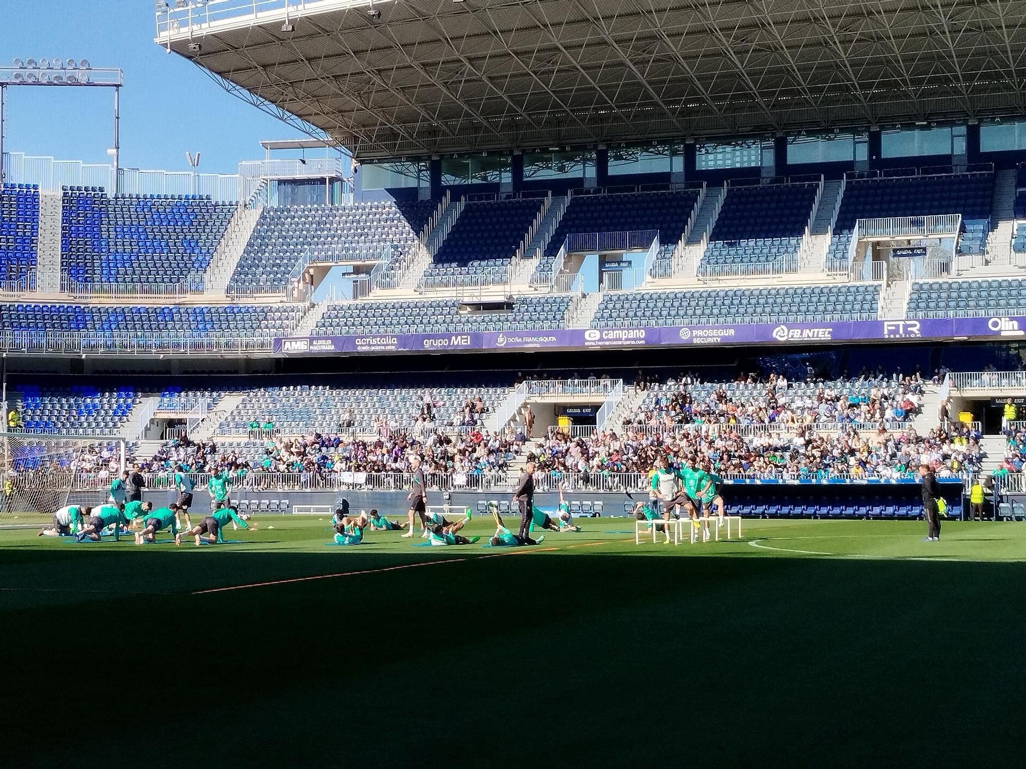 Entrenamiento de puertas abiertas del Málaga CF por la Semana Blanca