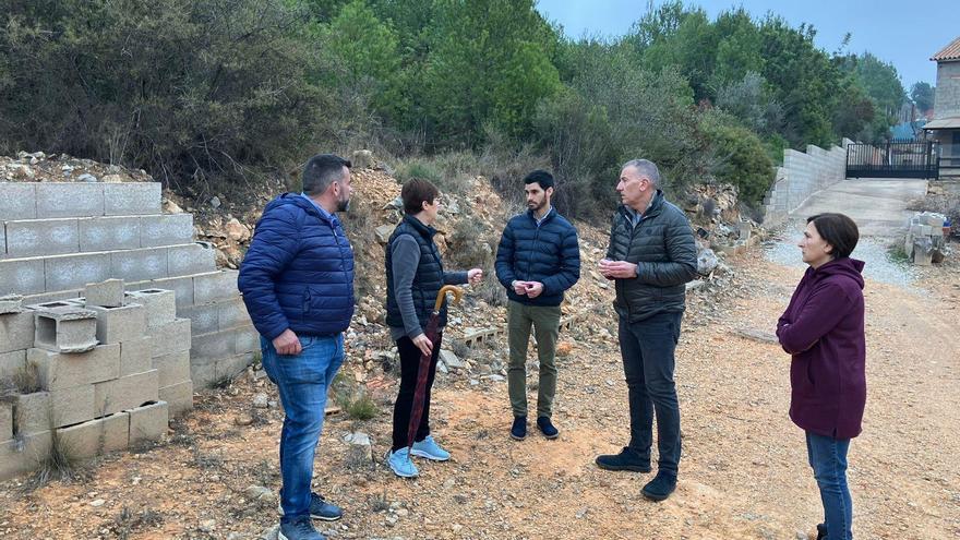 Limpian barrancos y cauces de urbanizaciones contra el fuego e inundaciones en Castelló