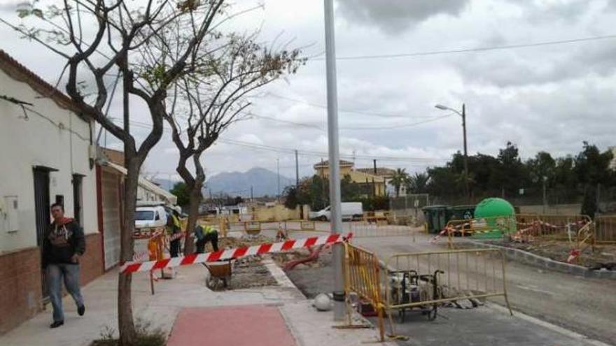 Imagen de las obras de urbanización del nuevo bulevar que conecta con Santa Isabel.