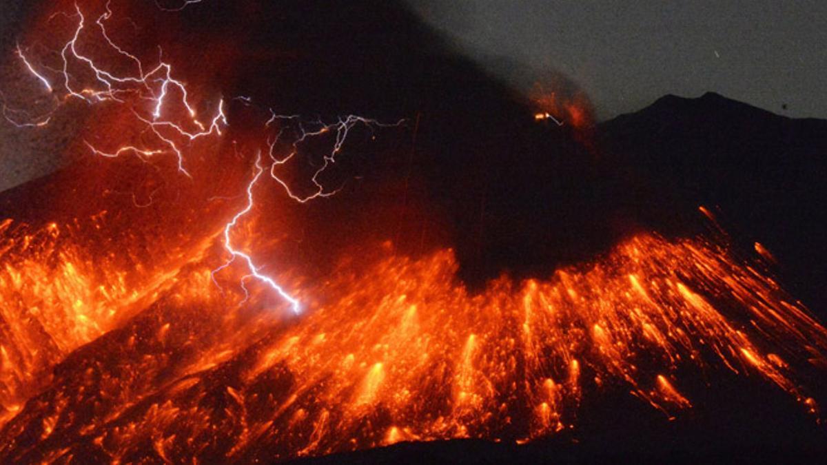 El volcán Sakurajima, en Japón, registra una erupción de gran magnitud