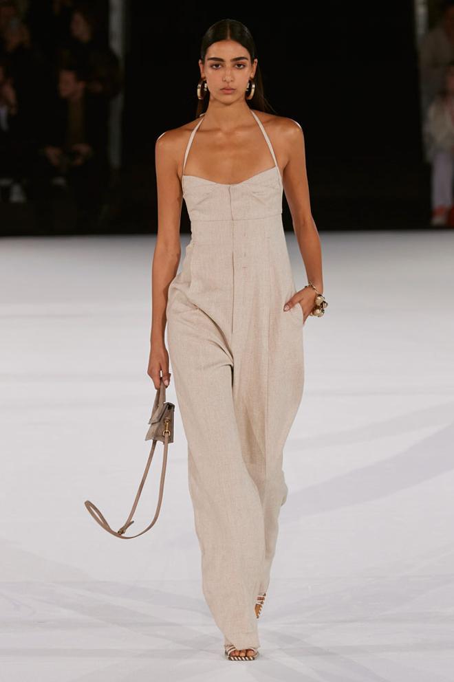 Mono de lino, en el desfile de la colección otoño-invierno 2020 de Jacquemus