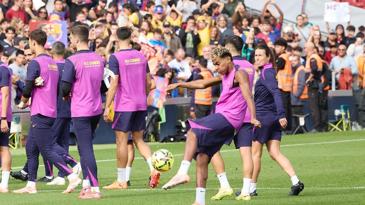 عودة أراوخو وبيدري وأولمو إلى تدريبات برشلونة المفتوحة للجمهور بعد التعافي