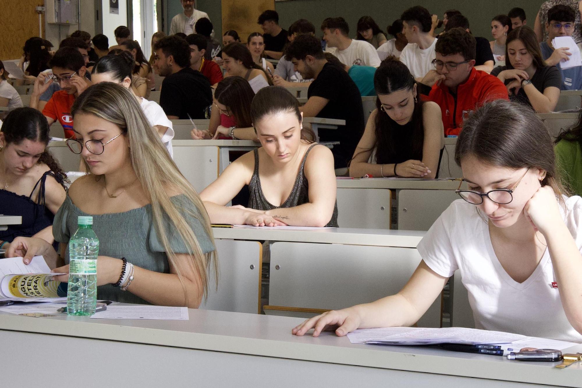 Así ha transcurrido la primera mañana de la EBAU en el campus de Espinardo de Murcia