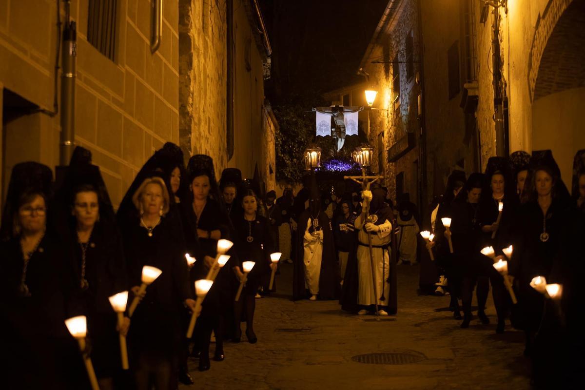 El Cristo del Perdón por las calles de Trujillo