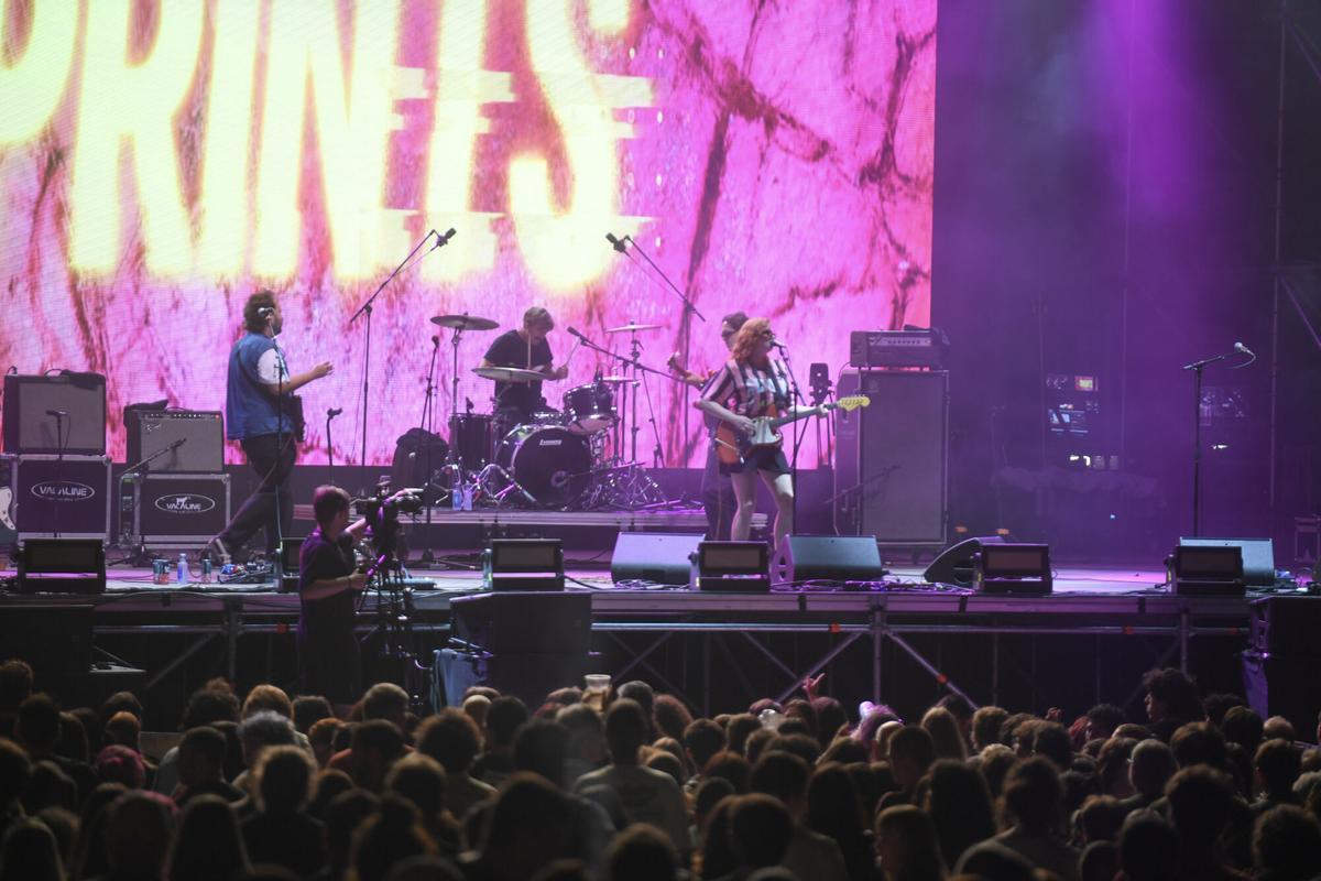 El Festival Noroeste Estrella Galicia estrena los conciertos de la playa con la banda irlandesa de 'garage punk' Sprints, en su primera visita a la ciudad.