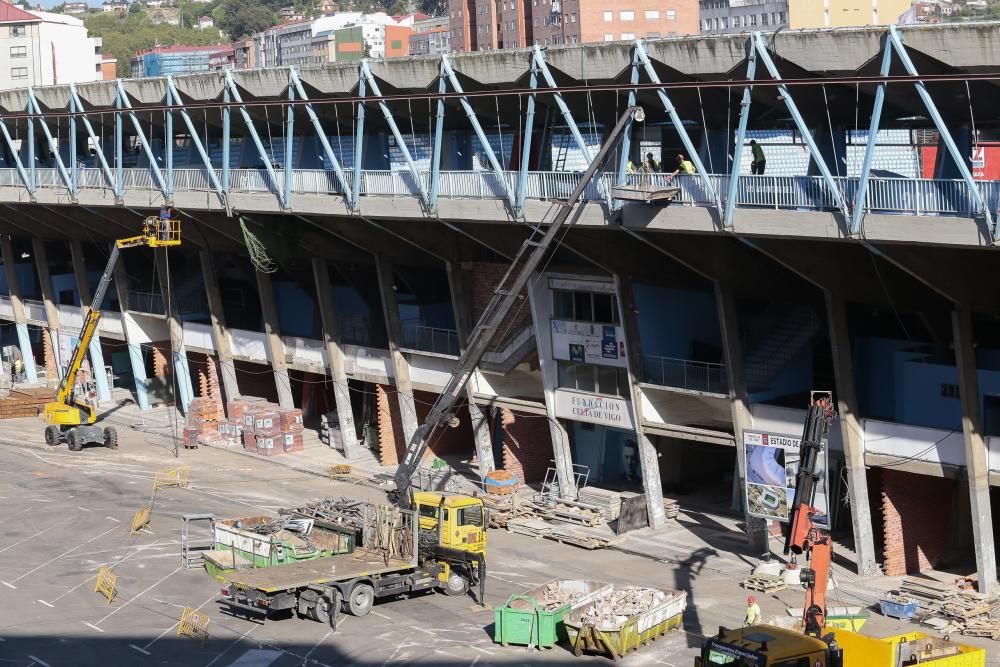 El lunes se retirará la cubierta de Balaídos