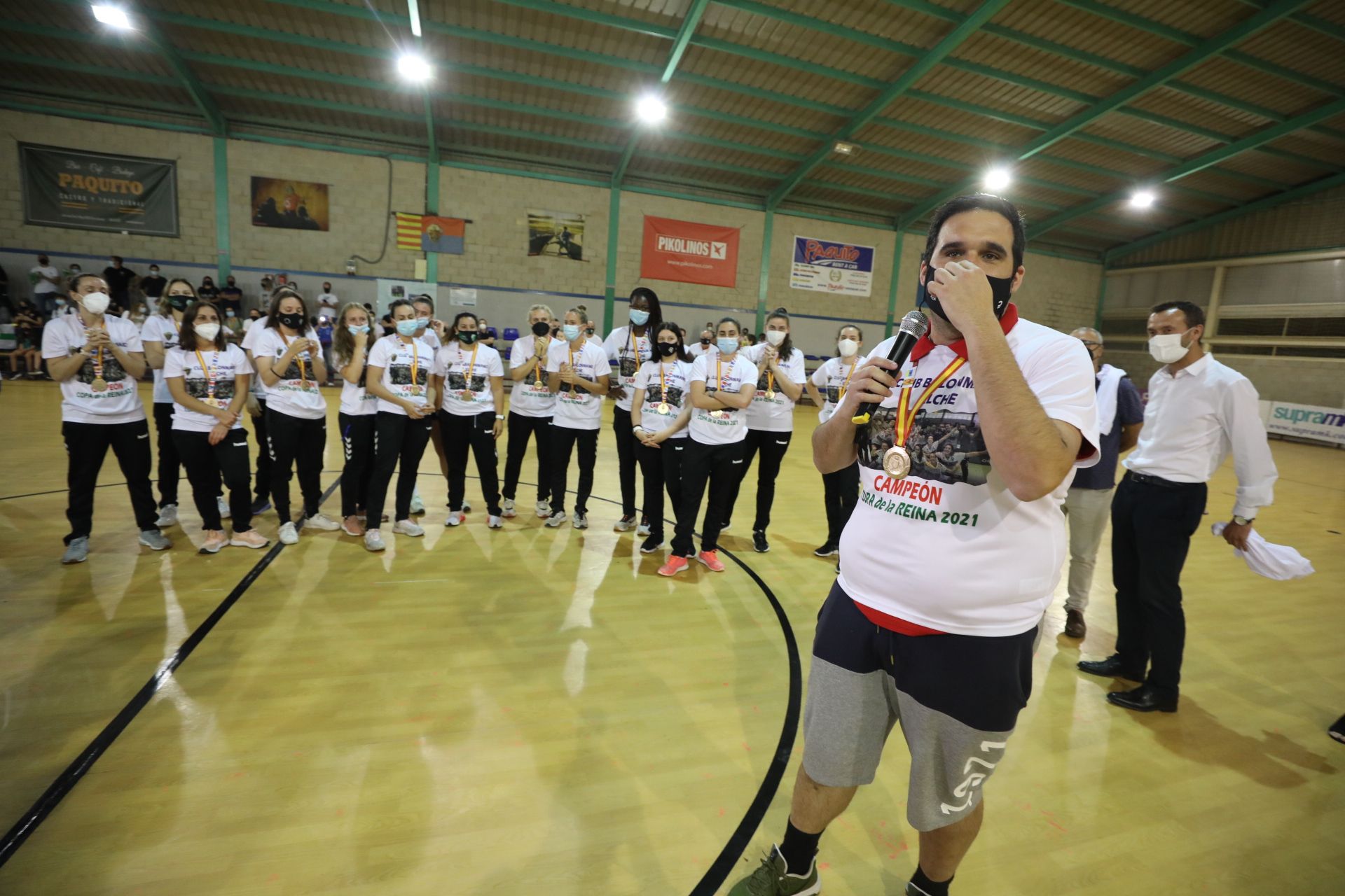 Recibimiento y celebración de las campeonas de la Copa de la Reina en su casa de Carrús