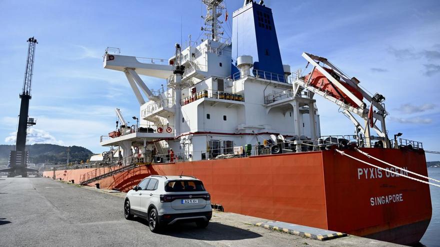 Recala en Marín el buque Pyxis Ocean, el primer carguero propulsado por energía eólica