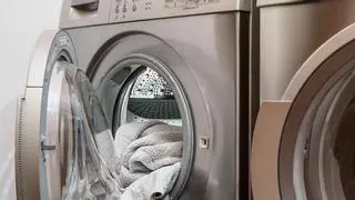 ¿Meter cortinas y almohadas en la lavadora? Es posible pero deberías hacerlo así
