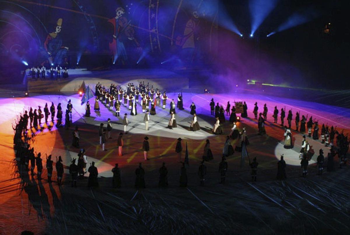 Integrantes de Tequexetéldere e A Ponte Vella de Teo uníronse en 2012 para ir a Lorient. | TEQUEXETÉLDERE