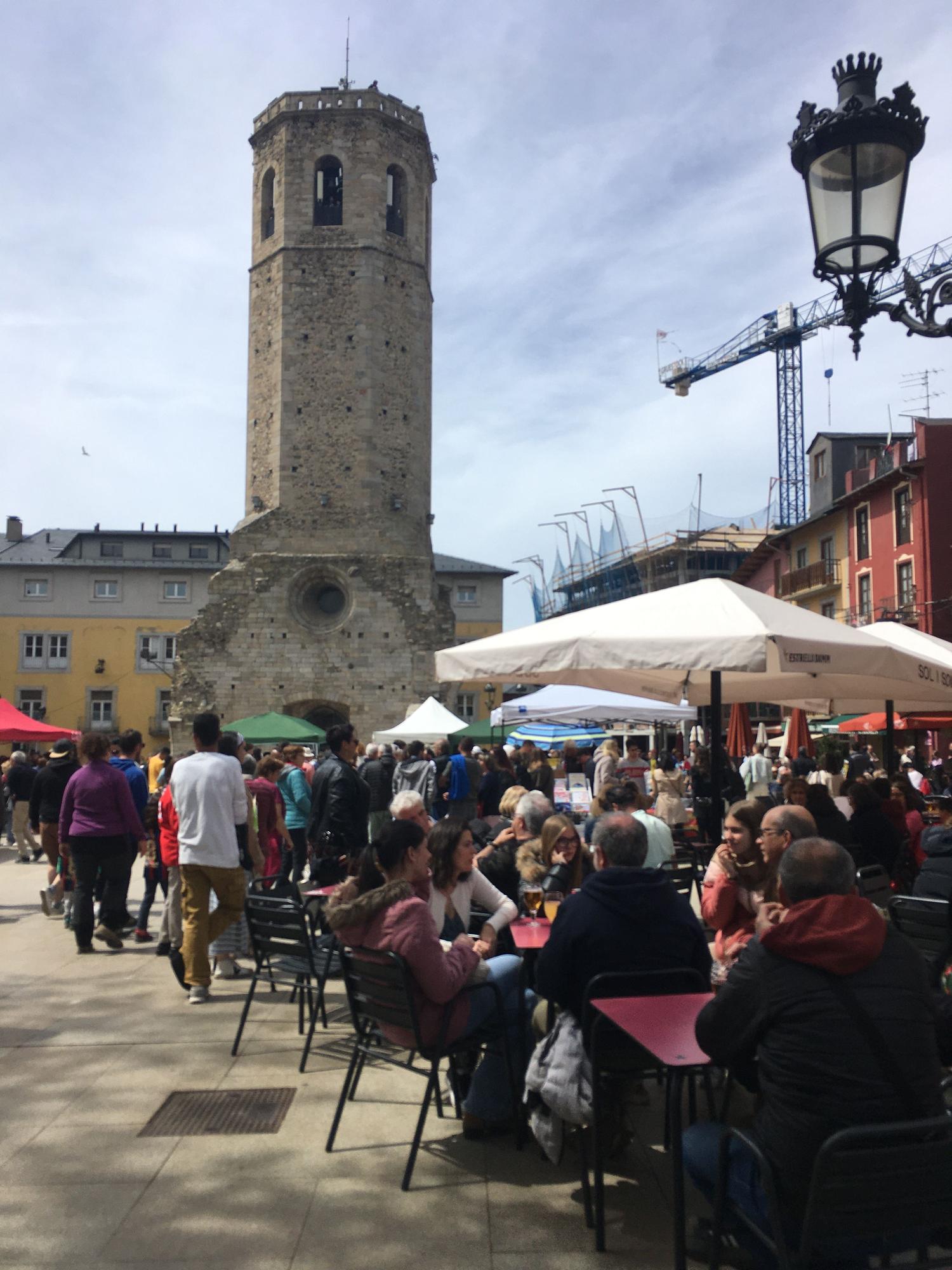 Les imatges de la diada de Sant Jordi a Puigcerdà