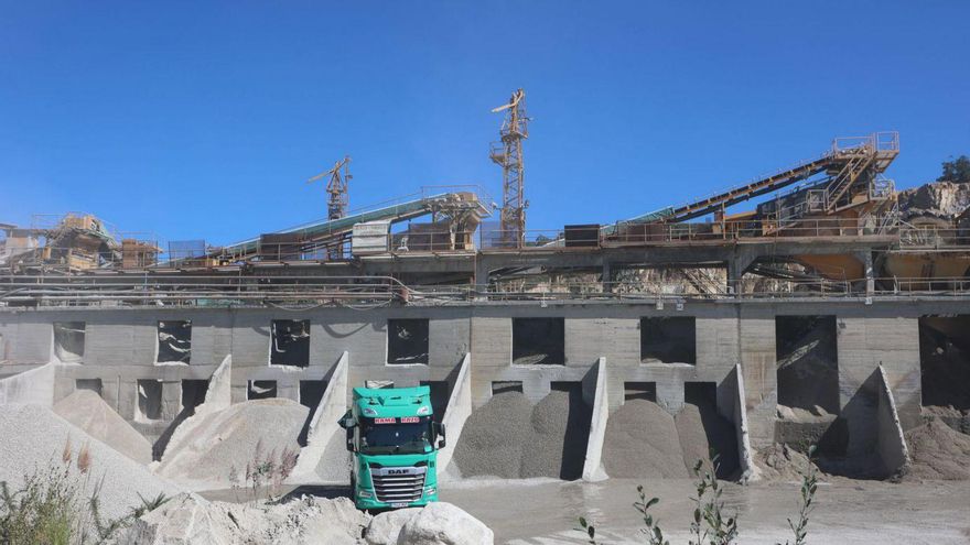 Lista Granit, con sede en el núcleo de Vilarrodís, en Oseiro. |  Iago López/ Roller Agencia
