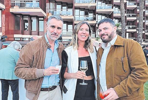 Andrés Román, Bernardita Diehl y T. Bustamante.