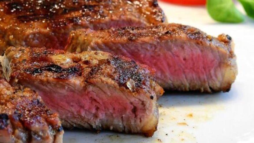 ¿Quieres ayudar a salvar el planeta? empieza por comer menos carne.