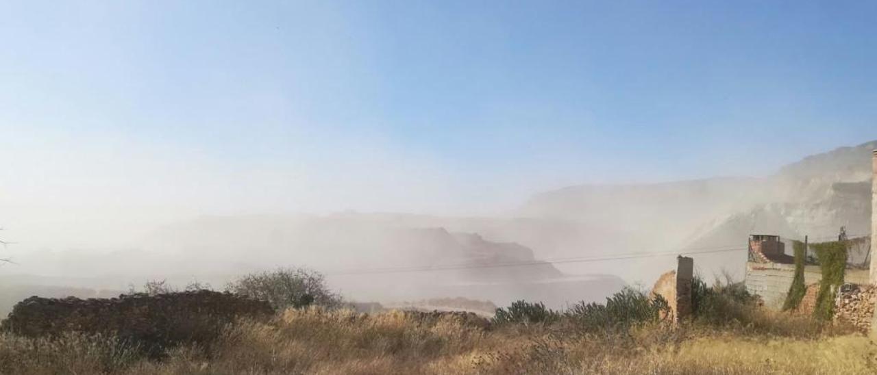 Una mina de Villar del Arzobispo desafía la orden de cierre del Consell y del ayuntamiento