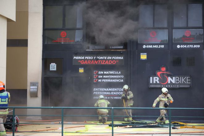 Una persona resulta herida en el incendio de un gimnasio en Os Rosales